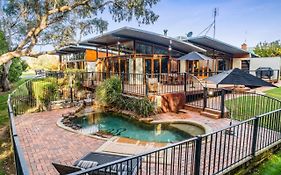 Elements - Echuca Holiday Homes